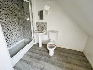En suite- click for photo gallery